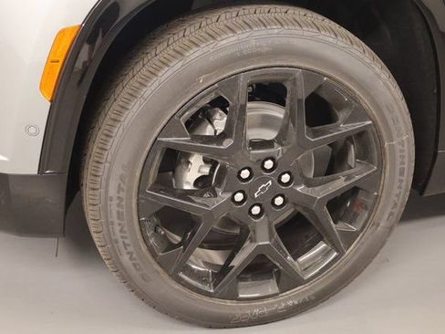 New 2026 Chevrolet Traverse RS w/ LPO, Floor Liner Package AWD/4WD image 8