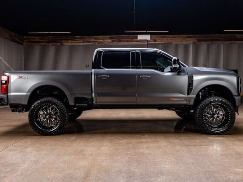 Used 2026 Ford F250 Platinum AWD/4WD image 11