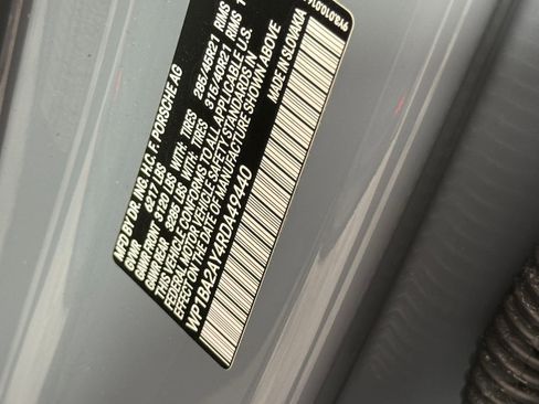 Certified 2024 Porsche Cayenne Coupe image 31