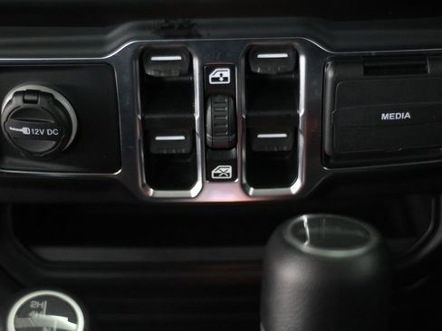 Used 2021 Jeep Gladiator Overland AWD/4WD image 28