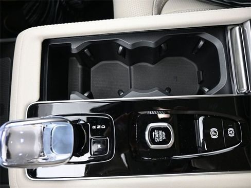 New 2026 Volvo XC90 B6 Ultra image 10