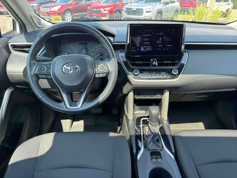 Used 2024 Toyota Corolla Cross LE w/ Moonroof Package AWD/4WD image 19