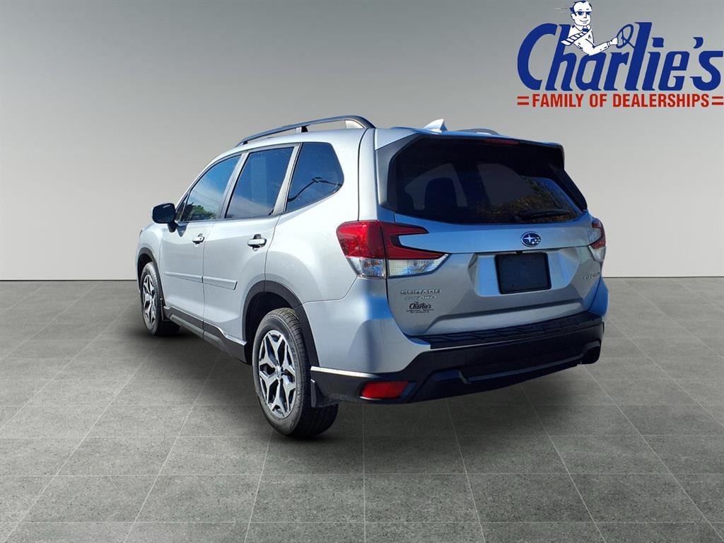 Used 2019 Subaru Forester Premium w/ All-Weather Package AWD/4WD image 5