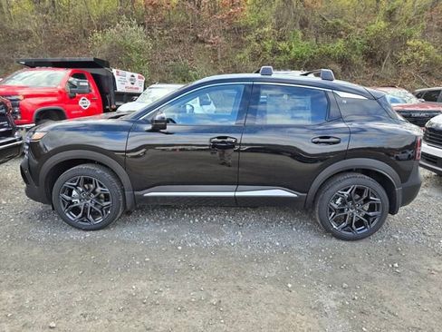 New 2026 Nissan Kicks SR w/ Illumination Package AWD/4WD image 2