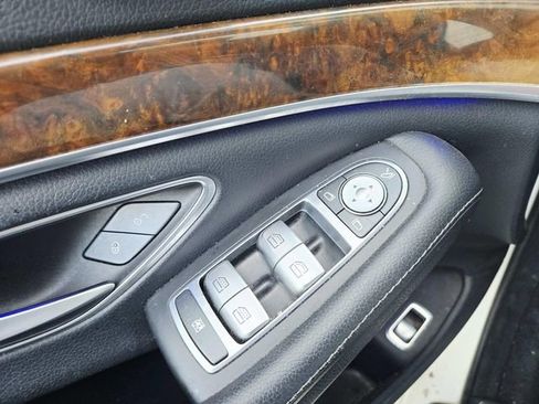 Used 2015 Mercedes-Benz S 550 4MATIC Sedan image 32