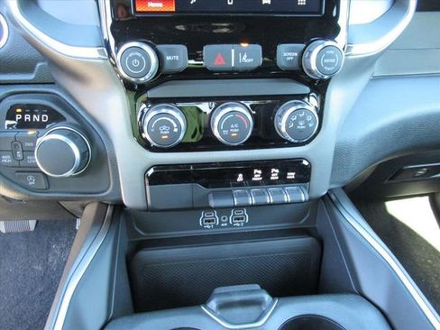 New 2026 RAM 1500 Express AWD/4WD image 25