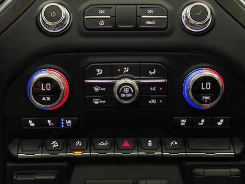Used 2022 GMC Sierra 1500 AT4 w/ AT4 Preferred Package AWD/4WD image 29