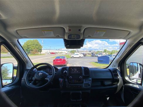 Used 2025 RAM ProMaster 2500 w/ U-Haul Equipment Group FWD image 30