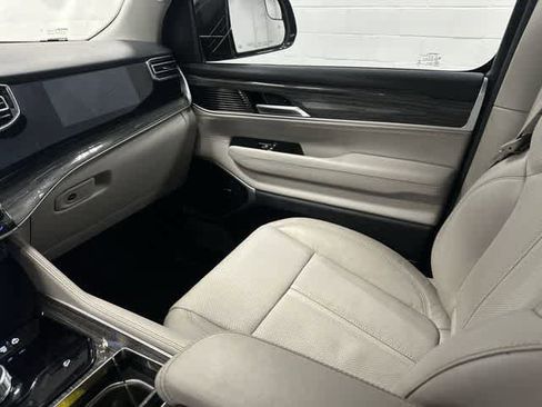 Used 2022 Jeep Wagoneer Series III w/ Convenience Group I image 13