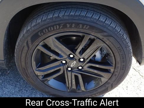 Used 2024 Chevrolet Trax ACTIV w/ Sunroof Package image 13