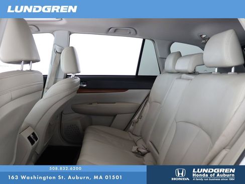 Used 2013 Subaru Outback 2.5i Limited w/ Moonroof Pkg AWD/4WD image 13