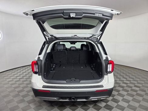 Used 2025 Ford Explorer Active w/ Active Comfort Package image 5