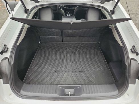 Used 2023 Toyota Prius XLE image 27