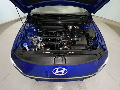 Used 2025 Hyundai Elantra SE FWD image 24