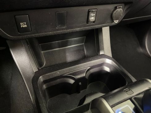 Certified 2016 Toyota Tacoma 2WD Double Cab image 30