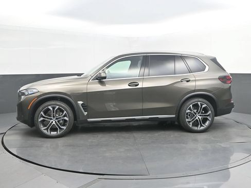 New 2026 BMW X5 xDrive40i AWD/4WD image 2