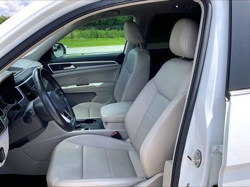 Used 2021 Volkswagen Atlas SE w/ Panoramic Sunroof Package FWD image 18