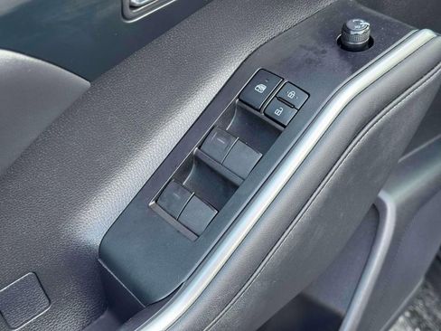 Used 2022 Toyota Highlander XLE image 16