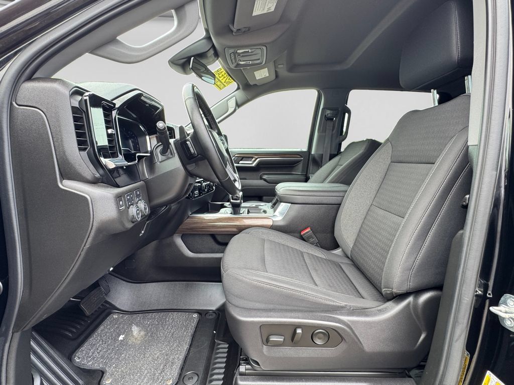 Used 2024 Chevrolet Silverado 1500 RST AWD/4WD image 20