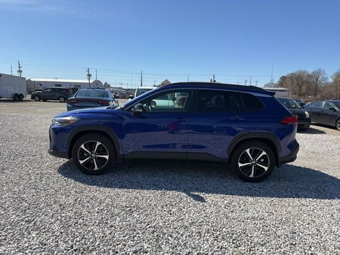 Used 2025 Toyota Corolla Cross AWD Hybrid w/ Convenience Package image 2