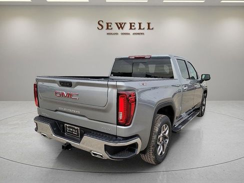 New 2026 GMC Sierra 1500 SLT image 5