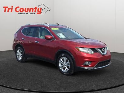 Used 2016 Nissan Rogue SV w/ SV Moonroof Package