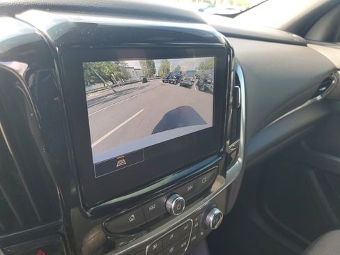 Used 2023 Chevrolet Traverse LT AWD/4WD image 19