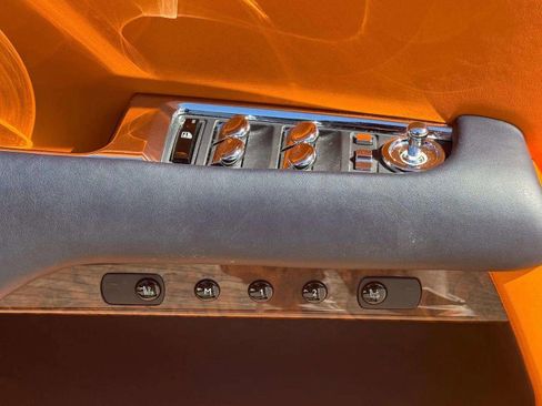 Used 2018 Rolls-Royce Dawn image 27