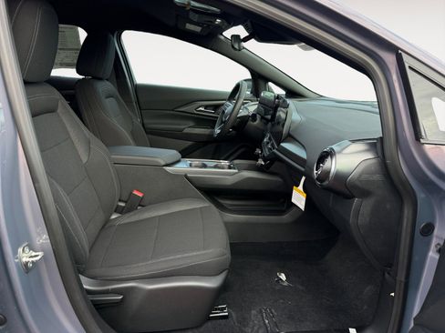 New 2026 Chevrolet Equinox EV LT image 19