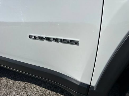 Used 2025 Jeep Compass Limited AWD/4WD image 46