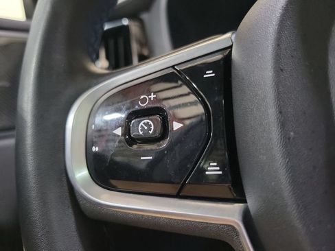 Used 2022 Volvo XC60 B6 R-Design w/ Advanced Package AWD/4WD image 15