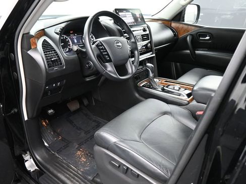 Used 2023 Nissan Armada SL w/ Captain's Chairs Package RWD image 2