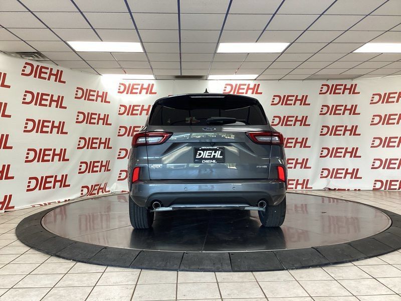 Used 2023 Ford Escape ST-Line w/ Tech Pack #1 AWD/4WD image 6