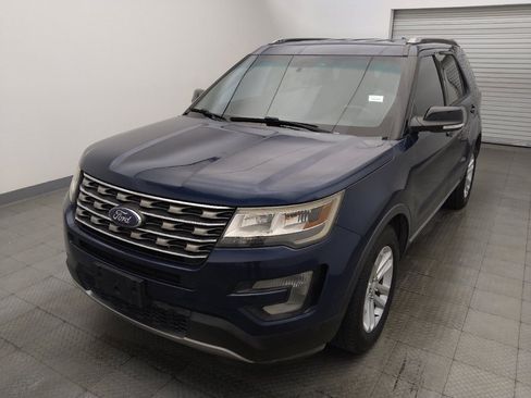 Used 2017 Ford Explorer XLT FWD image 15