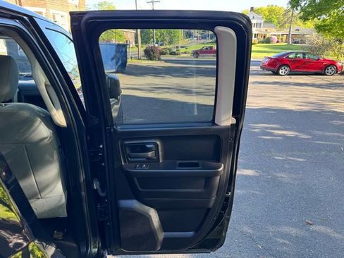 Used 2015 RAM 1500 Express w/ Black Ram 1500 Express Group AWD/4WD image 8