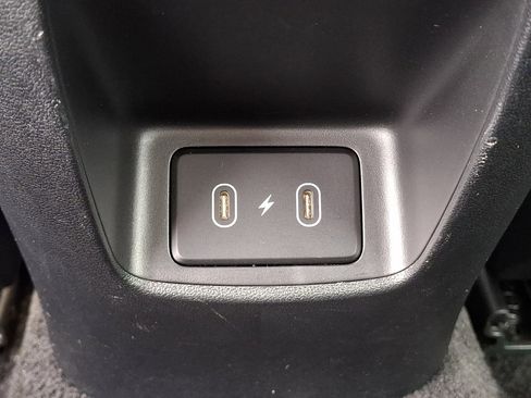 Used 2025 Hyundai Elantra Limited image 21