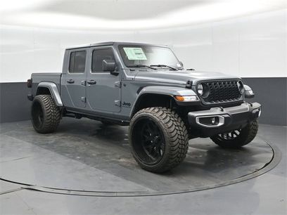 New 2025 Jeep Gladiator Sport w/ Premium Package