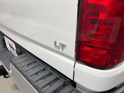 Used 2022 Chevrolet Silverado 2500 LT AWD/4WD image 17