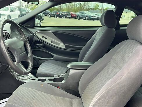 Used 2004 Ford Mustang Coupe image 8