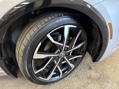 Used 2023 Toyota Prius Prime FWD image 23