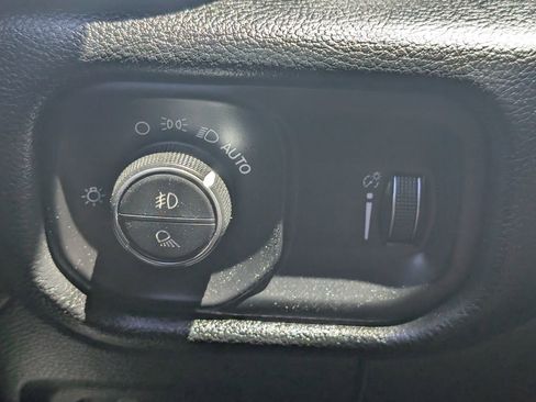 Used 2020 RAM 1500 Big Horn RWD image 11