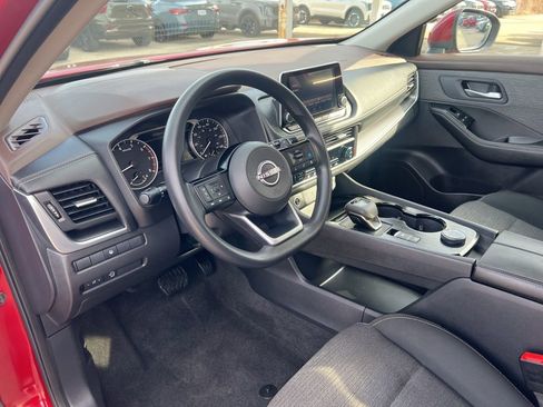 Used 2023 Nissan Rogue SV image 6
