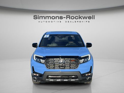 Used 2025 Honda Ridgeline TrailSport image 8