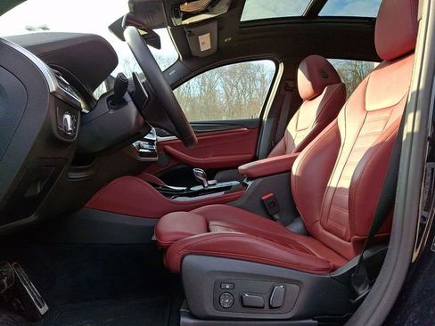 Used 2025 BMW X4 M40i w/ Premium Package image 13