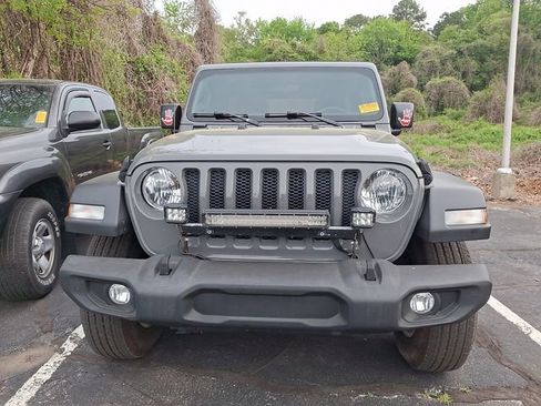Used 2019 Jeep Wrangler Unlimited Sport S image 2