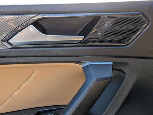 Used 2022 Volkswagen Tiguan SE image 12