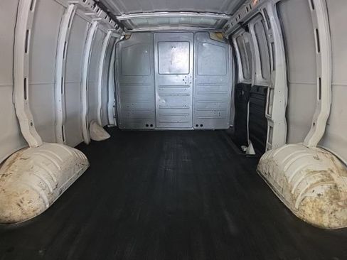 Used 2014 Chevrolet Express 2500 RWD image 5
