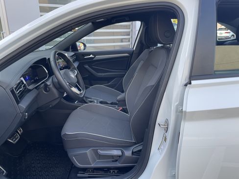 Certified 2025 Volkswagen Jetta Sport image 7