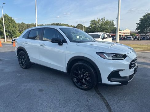 Used 2023 Honda HR-V Sport image 9