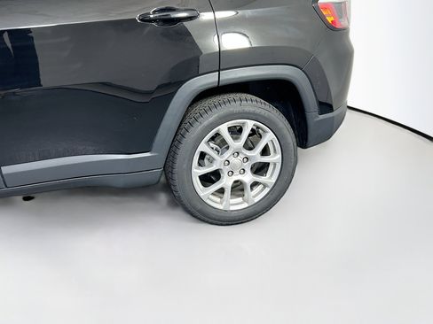 Used 2022 Jeep Compass Latitude AWD/4WD image 28